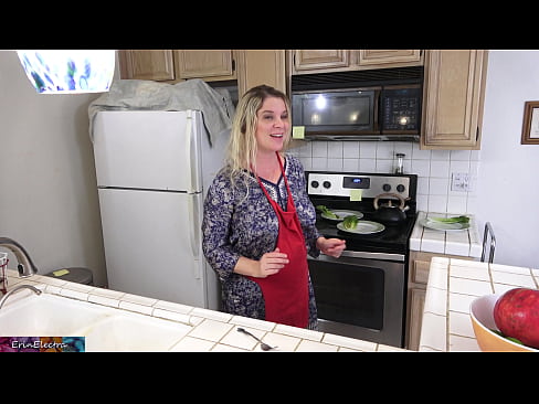 ❤️ Madrastra ordeñándole en la cocina antes de su cita ❤ Porno bonito en es.flvporn.ru ❌️